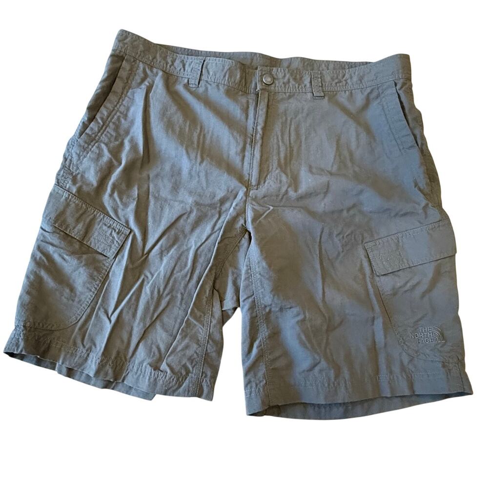 The North Face Gray Casual Outdoors Athletic Cargo Shorts Men size 38